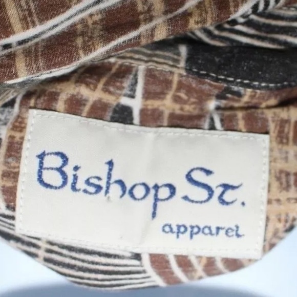 Bishop St Apparel Tropical Leaf Button Down - Picture 5 of 5